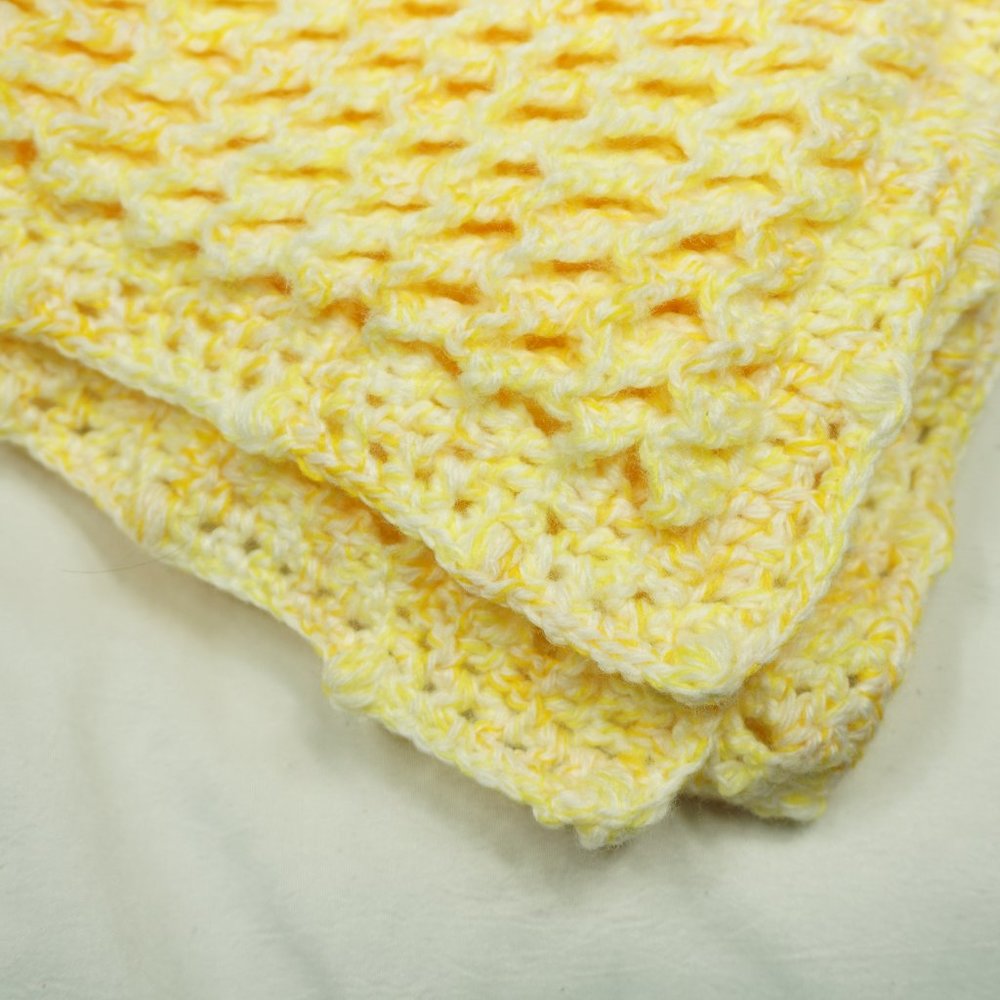 GORGEOUS HANDMADE THROW BLANKET FOR BABY OR ADULT - Picture 2 of 4